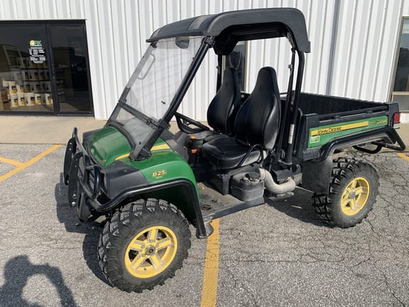 Main image John Deere Gator XUV 825i