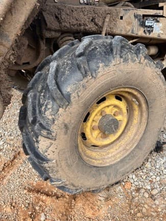 Image of John Deere Gator XUV 825i equipment image 4