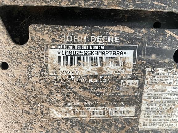 Image of John Deere Gator XUV 825i equipment image 4