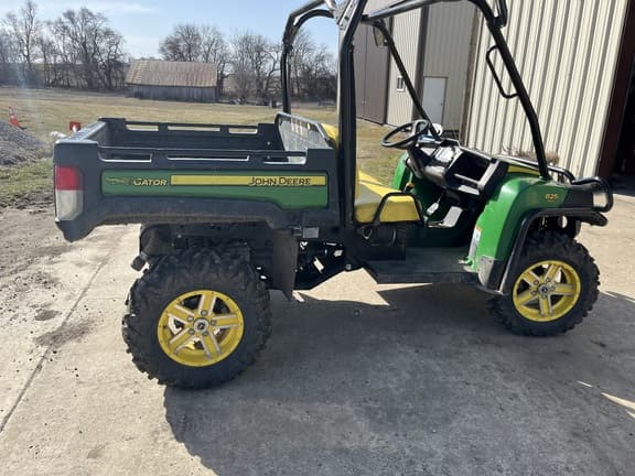 Image of John Deere Gator XUV 825i equipment image 3