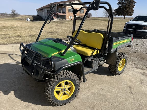 2011 John Deere Gator XUV 825i Equipment Image0