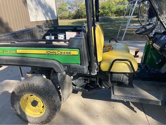 Image of John Deere Gator XUV 825i equipment image 4