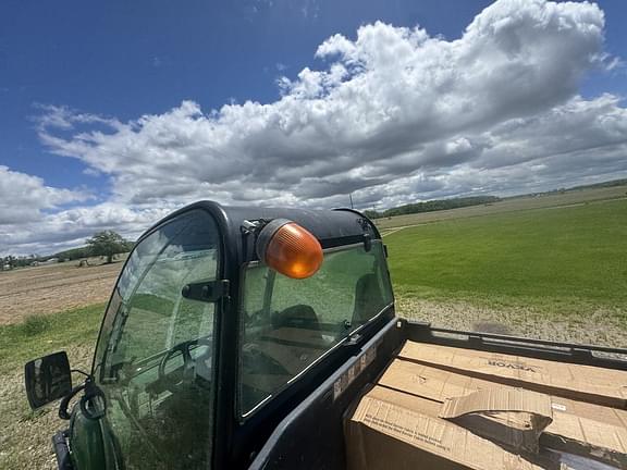 Image of John Deere Gator XUV 825i equipment image 1