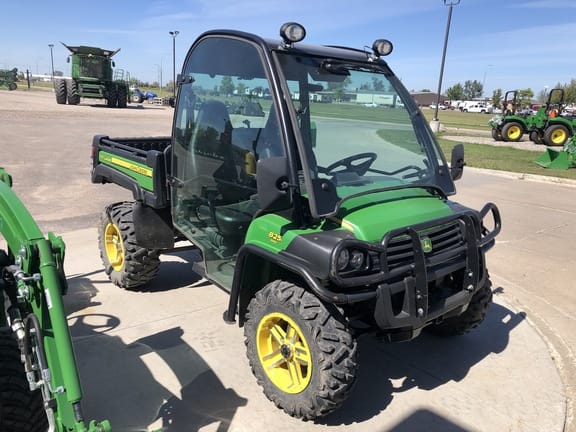 Main image John Deere Gator XUV 825i