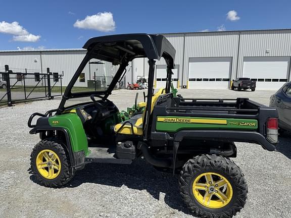 Image of John Deere Gator XUV 825i equipment image 2