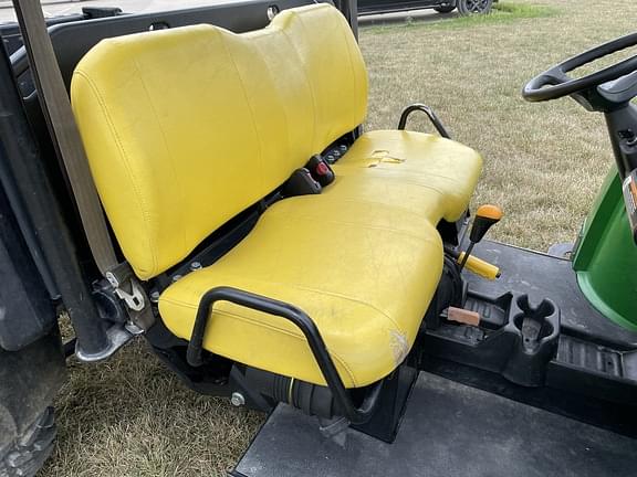 Image of John Deere Gator XUV 825i equipment image 4