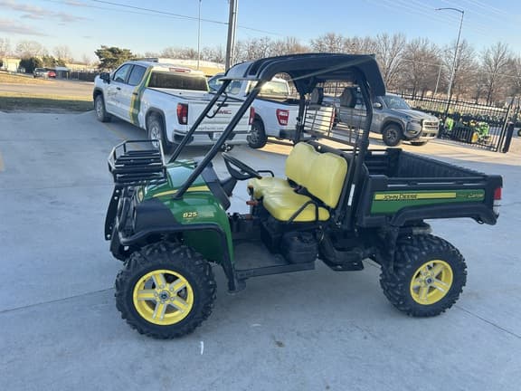 Image of John Deere Gator XUV 825i equipment image 2