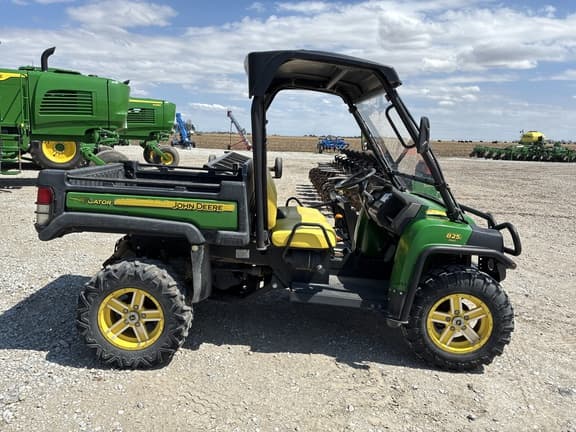 Image of John Deere Gator XUV 825i equipment image 4