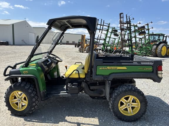 Image of John Deere Gator XUV 825i equipment image 1