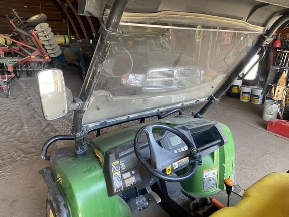 Image of John Deere Gator XUV 825i equipment image 1