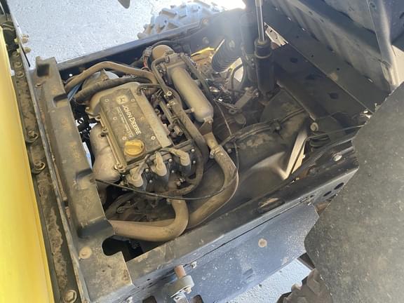Image of John Deere Gator XUV 825i equipment image 4
