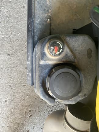 Image of John Deere Gator XUV 825i equipment image 2