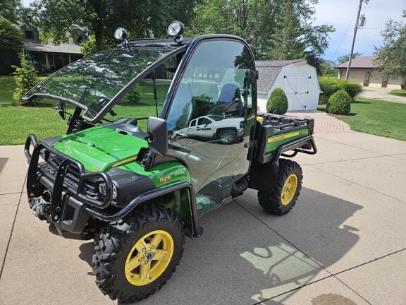 2011 John Deere Gator XUV 825i Equipment Image0