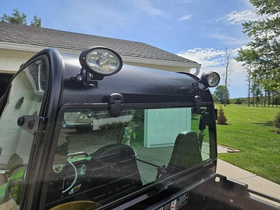 Image of John Deere Gator XUV 825i equipment image 4