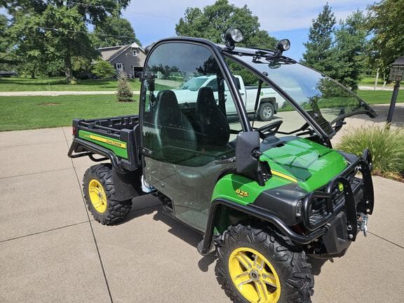 Image of John Deere Gator XUV 825i equipment image 1