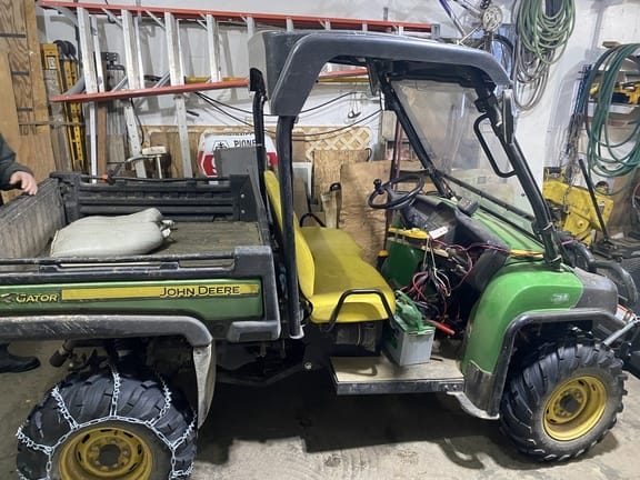Main image John Deere Gator XUV 825i