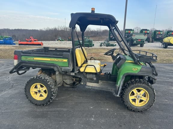 Image of John Deere Gator XUV 825i equipment image 4