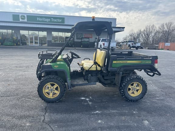 Image of John Deere Gator XUV 825i equipment image 1