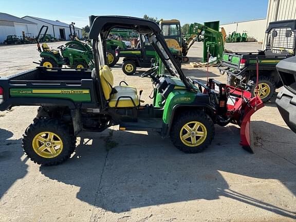 Image of John Deere Gator XUV 825i equipment image 2