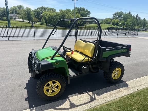 Image of John Deere Gator XUV 825i equipment image 1