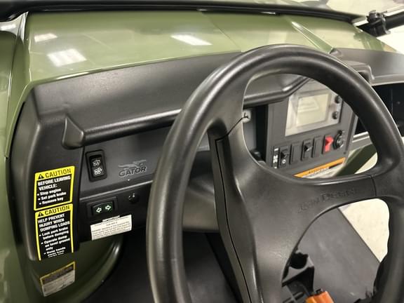Image of John Deere Gator XUV 825i equipment image 3