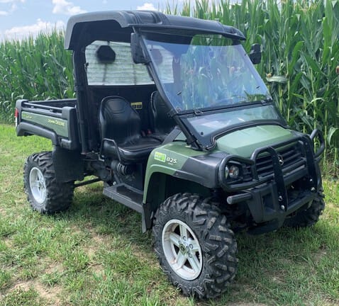 Main image John Deere Gator XUV 825i