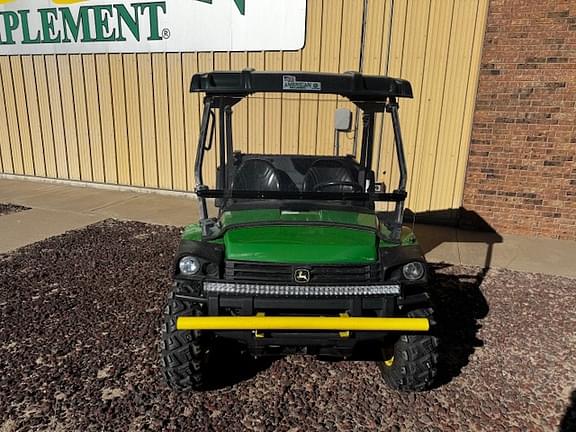 Image of John Deere Gator XUV 825i equipment image 4