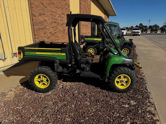 Image of John Deere Gator XUV 825i equipment image 1