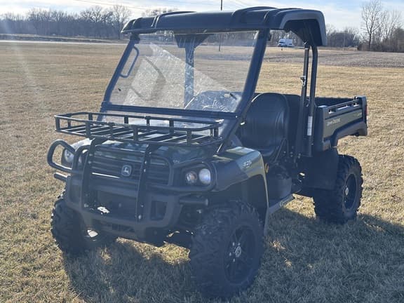 Image of John Deere Gator XUV 825i equipment image 4