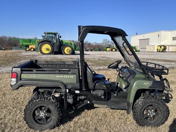 Image of John Deere Gator XUV 825i equipment image 1