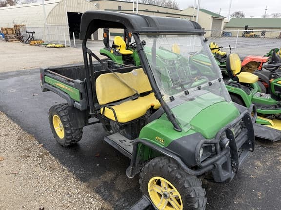 Image of John Deere Gator XUV 825i equipment image 1