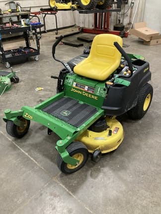 Image of John Deere Z225 Primary image