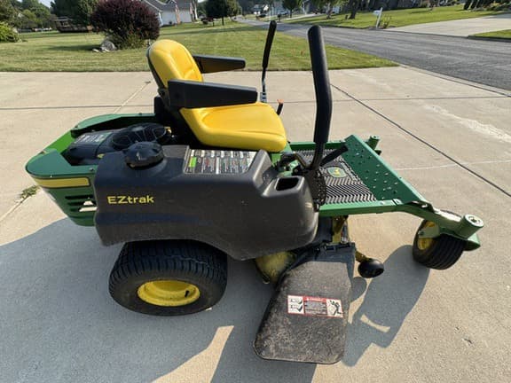 Image of John Deere Z245 Primary image