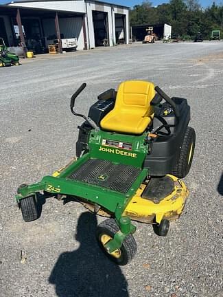 Image of John Deere Z425 Primary image