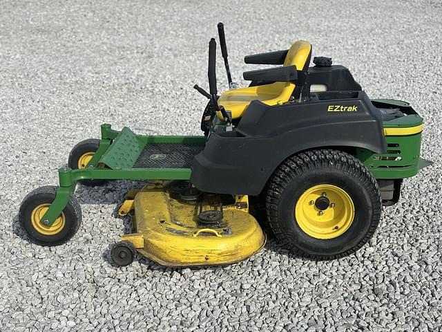 Image of John Deere Z425 equipment image 1