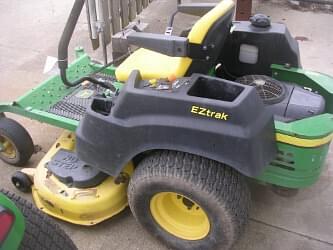 Image of John Deere Z425 Image 1