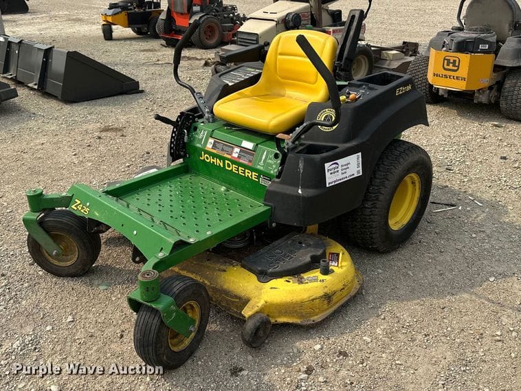 2011 John Deere Z425 Equipment Image0