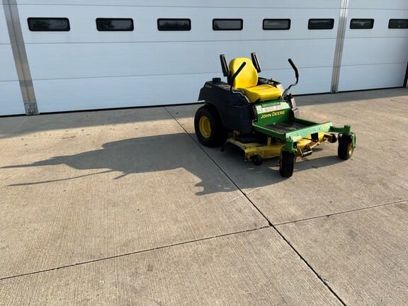 2011 John Deere Z445 Equipment Image0