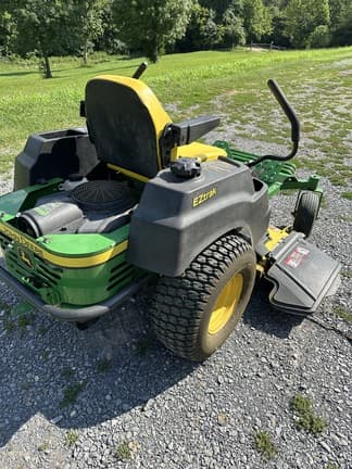 Image of John Deere Z445 equipment image 1