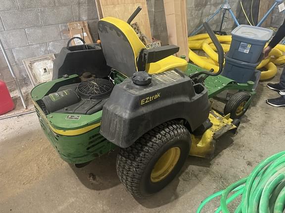 Image of John Deere Z445 equipment image 3