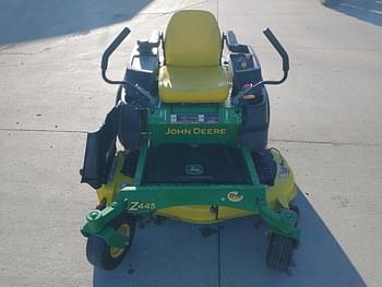 2011 John Deere Z445 Equipment Image0