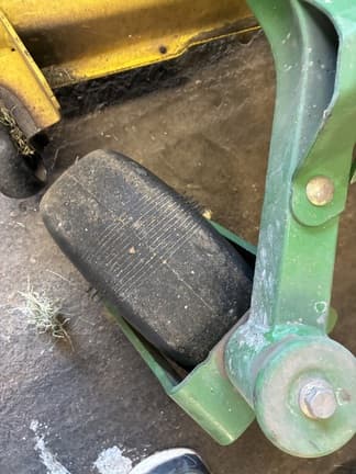 Image of John Deere Z445 equipment image 1