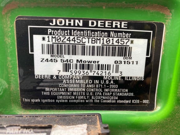2011 John Deere Z445 Equipment Image0