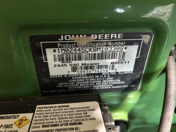 2011 John Deere Z445 Equipment Image0
