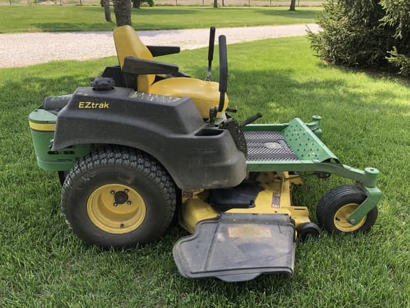 Image of John Deere Z445 equipment image 1