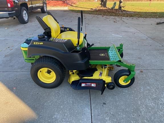 Image of John Deere Z445 equipment image 3