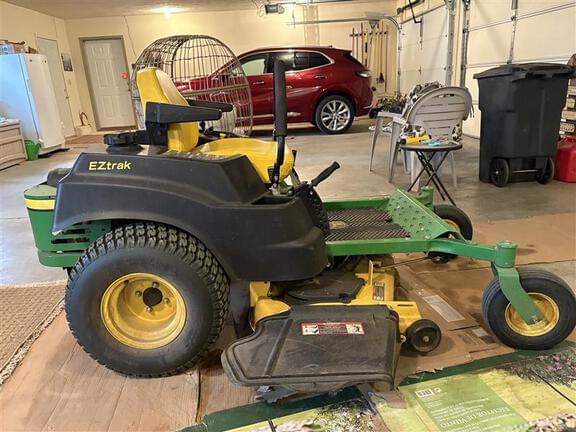 Image of John Deere Z445 equipment image 1