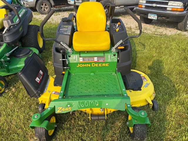 Image of John Deere Z445 equipment image 1