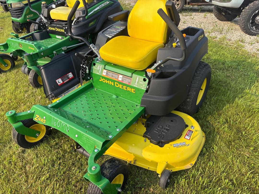 Image of John Deere Z445 Primary image