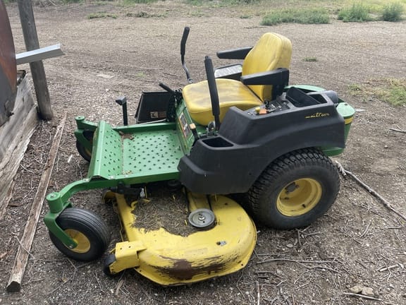 2011 John Deere Z465 Equipment Image0